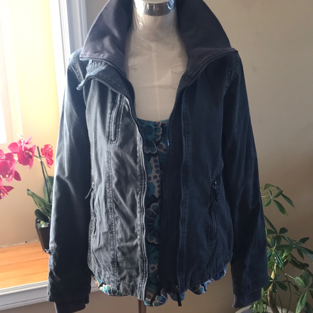 Bench Jacket - Picture 7 of 8